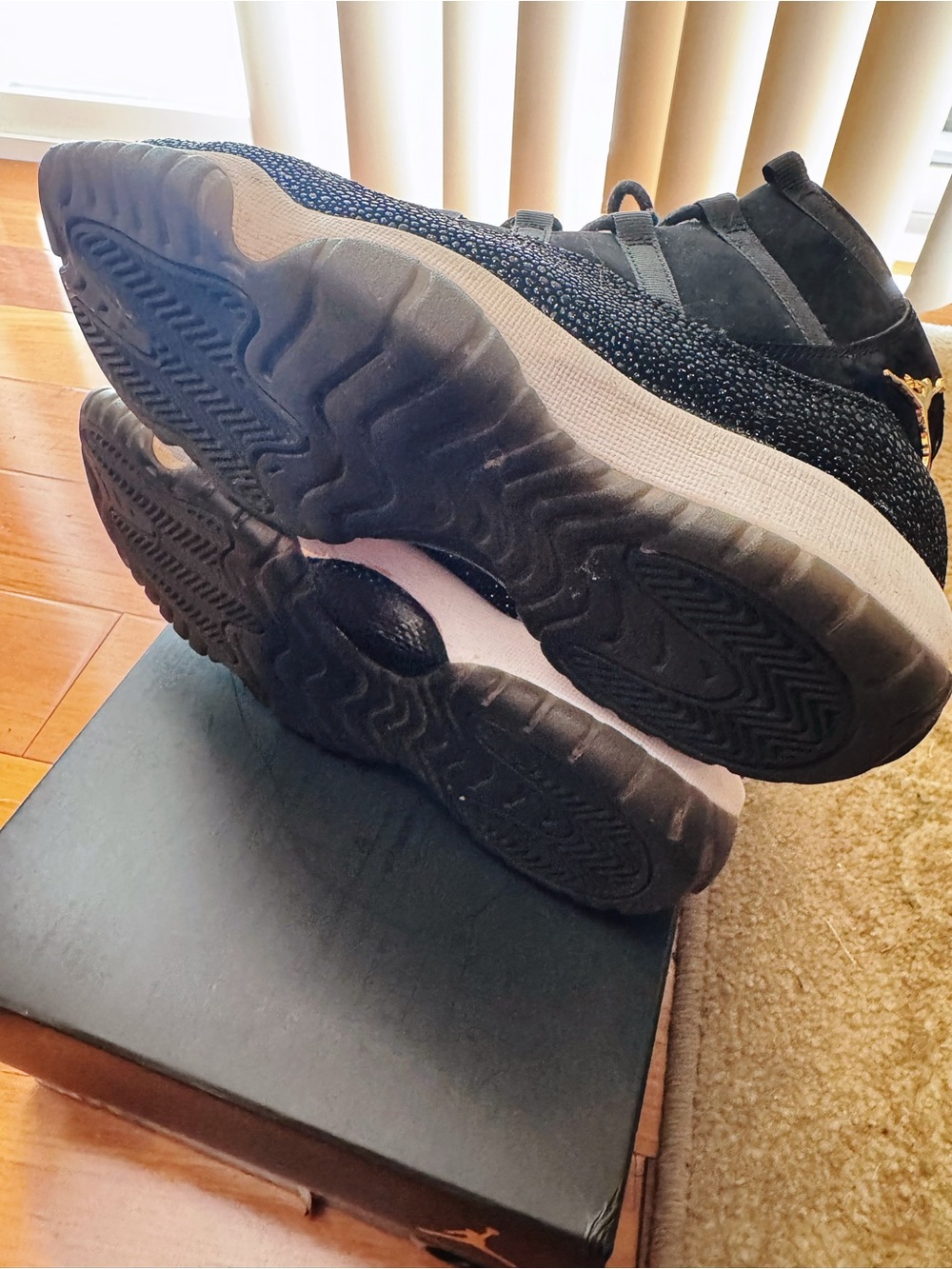 Air Jordan 11 Retro GS 'Heiress' (Black Stingray) - Picture 4 of 4